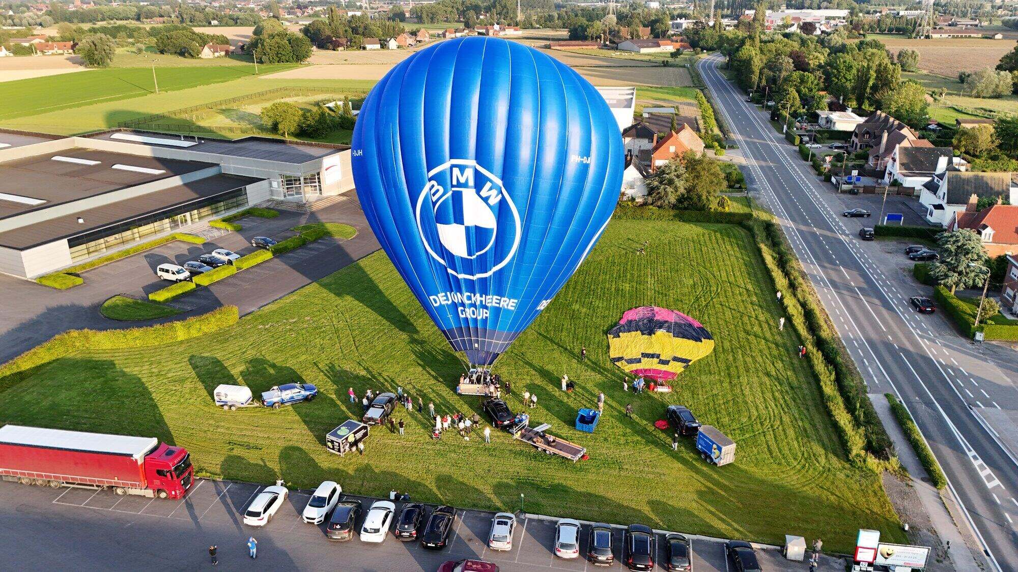 Luchtbeeld tijdens een ballonvaart bij Veurne